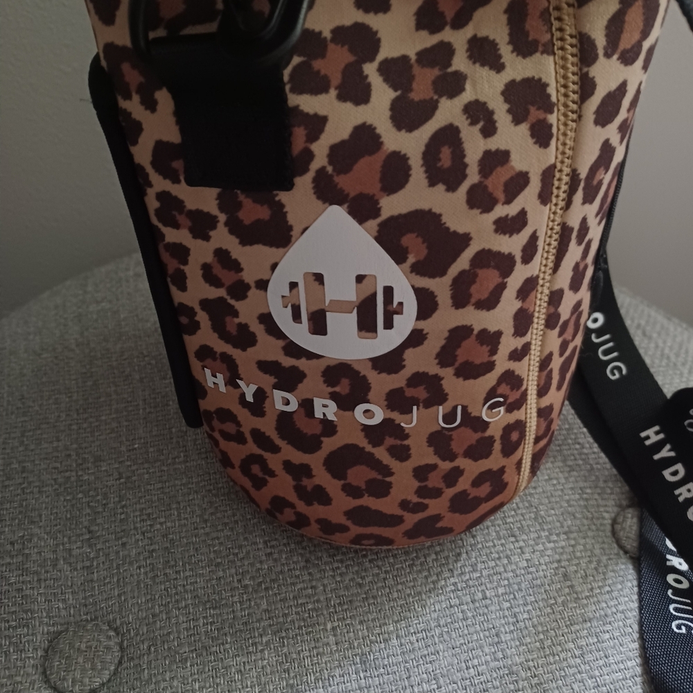 HydroJug Premium Neoprene Crossbody water jug Carrier - Picture 2 of 4
